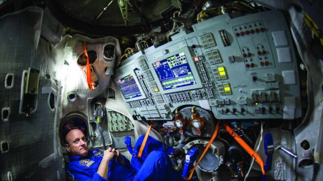 El gemelo astronauta Scott Kelly: "El anuncio de volver a la Luna es propaganda"
