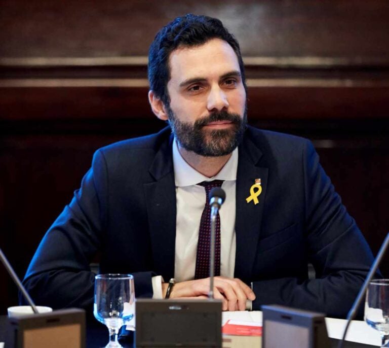 Torrent no aclara si suspenderá el pleno en caso de que Llarena niegue el permiso a Sánchez