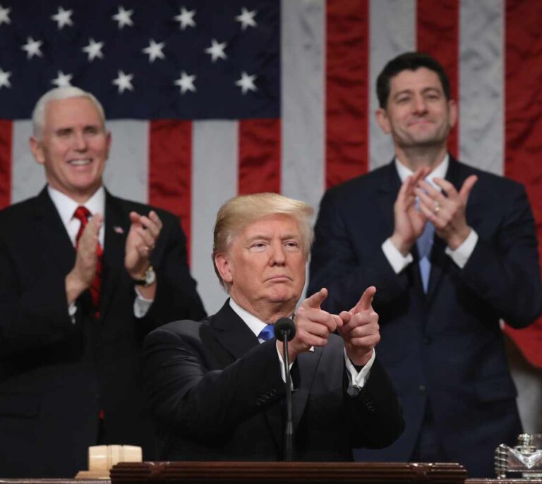 Trump: "Es el nuevo momento de América"