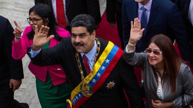 El presidente venezolano, Nicolás Maduro, y su esposa, Cilia Flores, en la Constituyente.