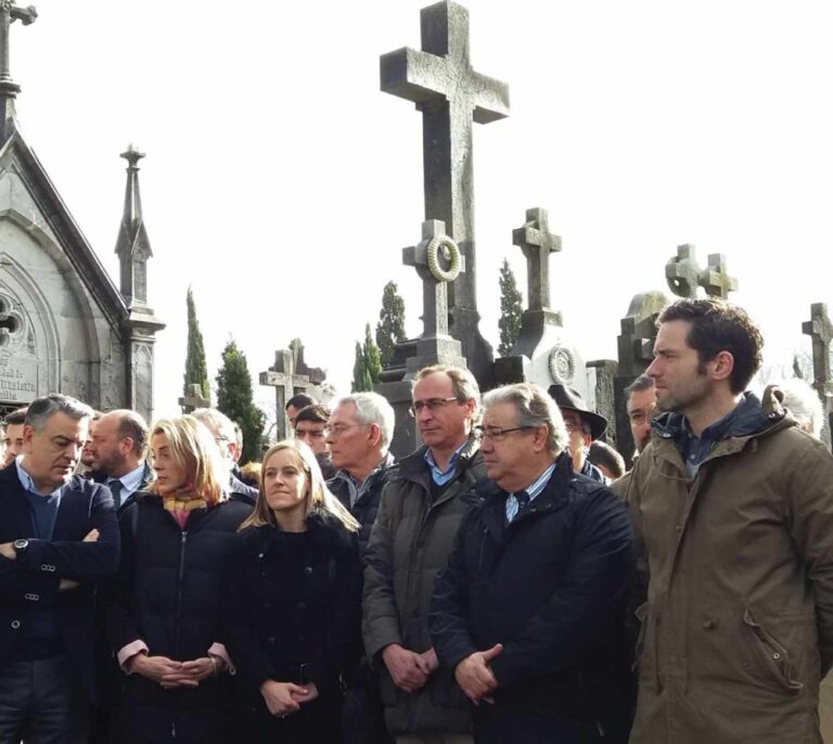 Zoido recuerda a ETA: "Hasta el último de los terroristas deberá pedir perdón"