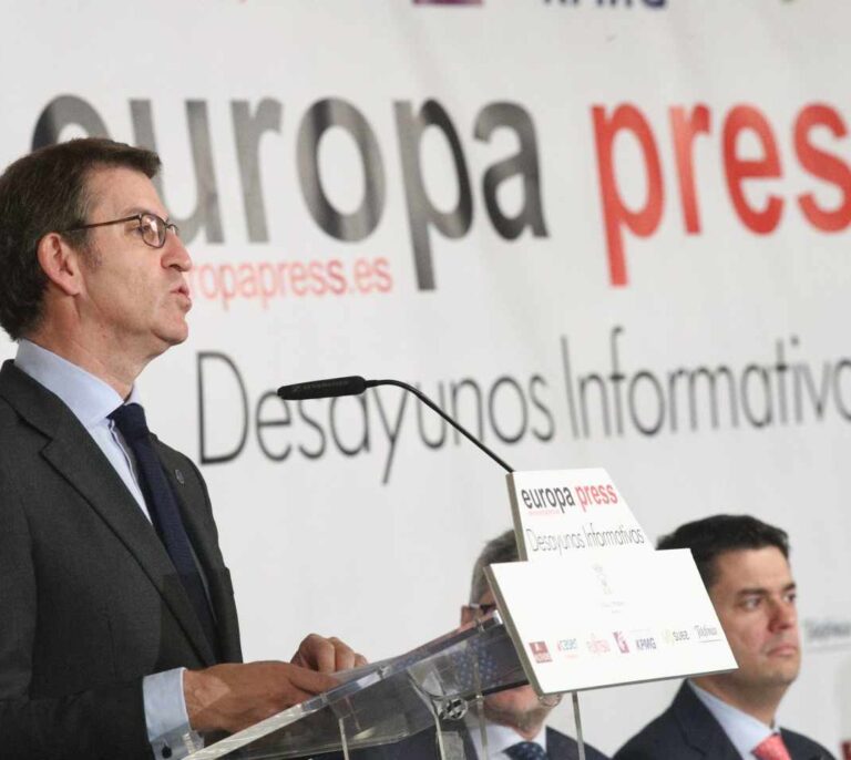 Feijóo espera un candidato a presidir la Generalitat "distinto al prófugo"