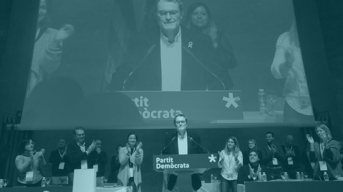 El ex presidente del PDeCAT, Artur Mas, se despide del consell nacional de la formación.