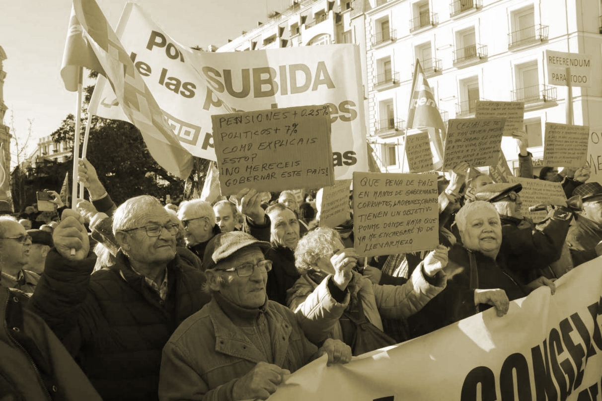 Protesta de pensionistas a las puertas del Congreso.