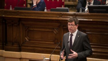 Puigdemont y Junqueras presentan sus credenciales de diputado y Mundó abandona la política