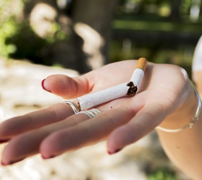 Los sanitarios exigen a los políticos más restricciones e impuestos sobre el tabaco