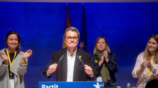 El expresidente del PDeCAT, Artur Mas, se despide del consell nacional de la formación.