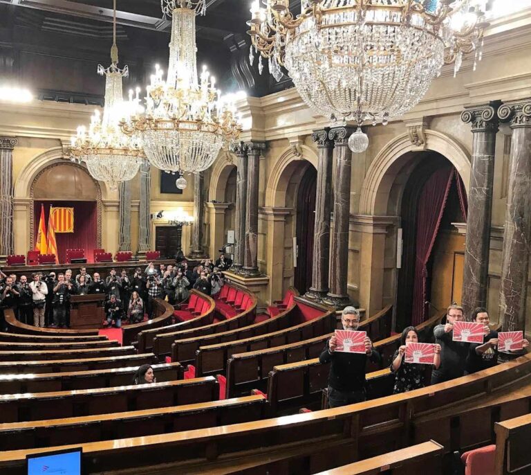 Los diputados de JxCat y de la CUP ocuparán sus escaños del Parlament a las 15.00 horas