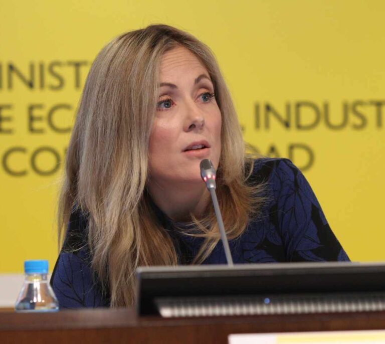 España aprovecha la subida de rating para vender deuda a los fondos internacionales