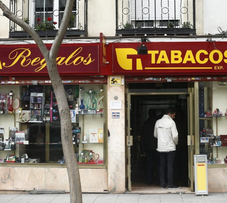 Golpe al sector del tabaco: el peor agosto para los estancos sin turistas