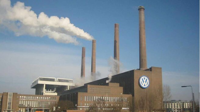 Denuncian a Volkswagen, BMW y Daimler por experimentar con humanos.