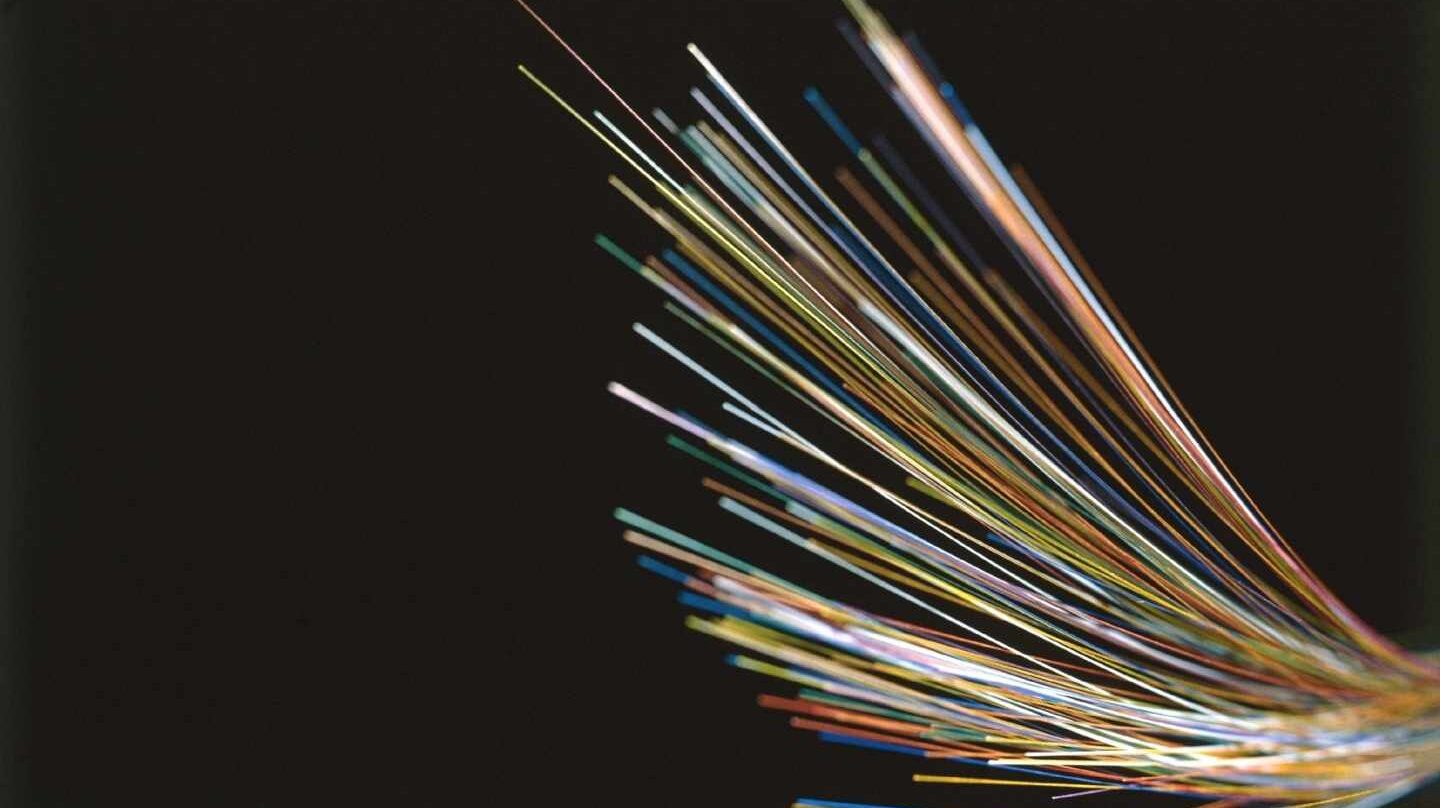 Cables de fibra óptica.