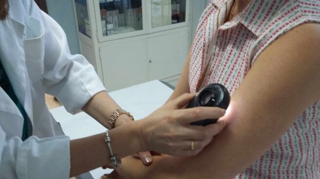 fotogaleria_6502504_0 El aumento de los casos de cáncer será de un 40% hasta 2035, según el informe "El cáncer en 2018", de la SEOM.