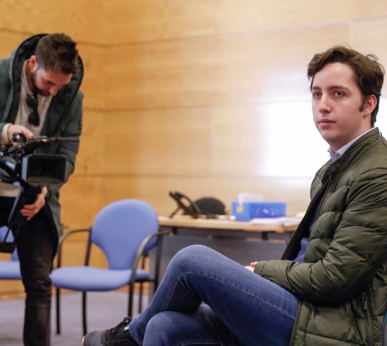 El 'Pequeño Nicolás' se queda sin abogada por sus guiños al independentismo