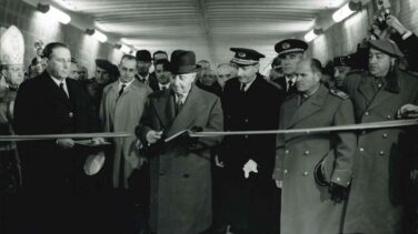 AP-6: la autopista que empezó como regalo de cumpleaños de Franco