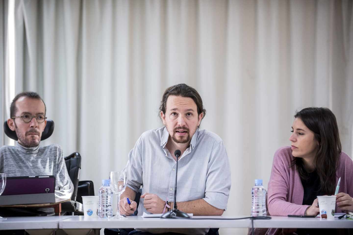 Pablo Echenique, Pablo Iglesias e Irene Montero.