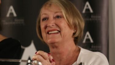 La presidenta de la Academia de Cine, Yvonne Blake, hospitalizada por un ictus