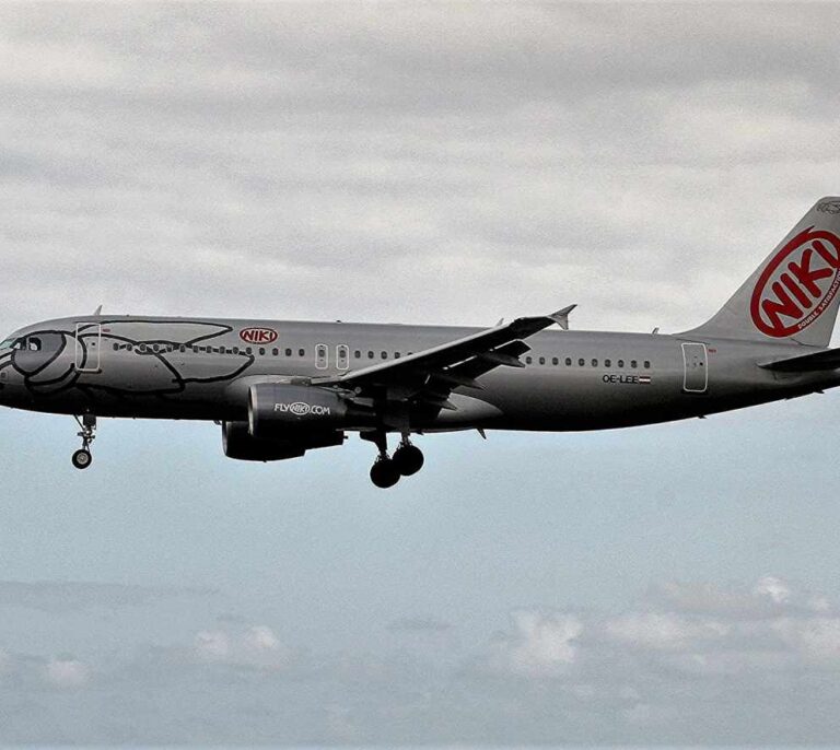 Ryanair pacta comprar el 75% de la aerolínea del ex campeón de Fórmula 1 Niki Lauda