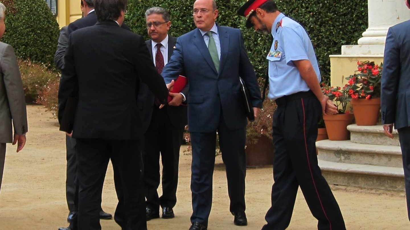 Pérez de los Cobos junto a Carles Puigdemont, Enric Millo y José Luis Trapero.