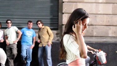 La Justicia belga condena por primera vez a un joven por insultos machistas en la calle