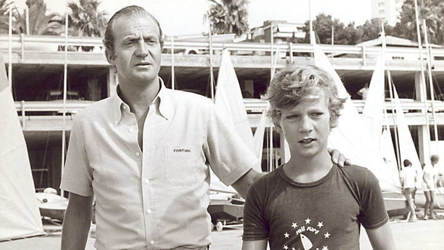 El Rey Juan Carlos I junto a su hijo, el entonces Príncipe Felipe.