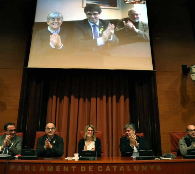 JxC y ERC desafían al Gobierno al proponer la investidura de Puigdemont