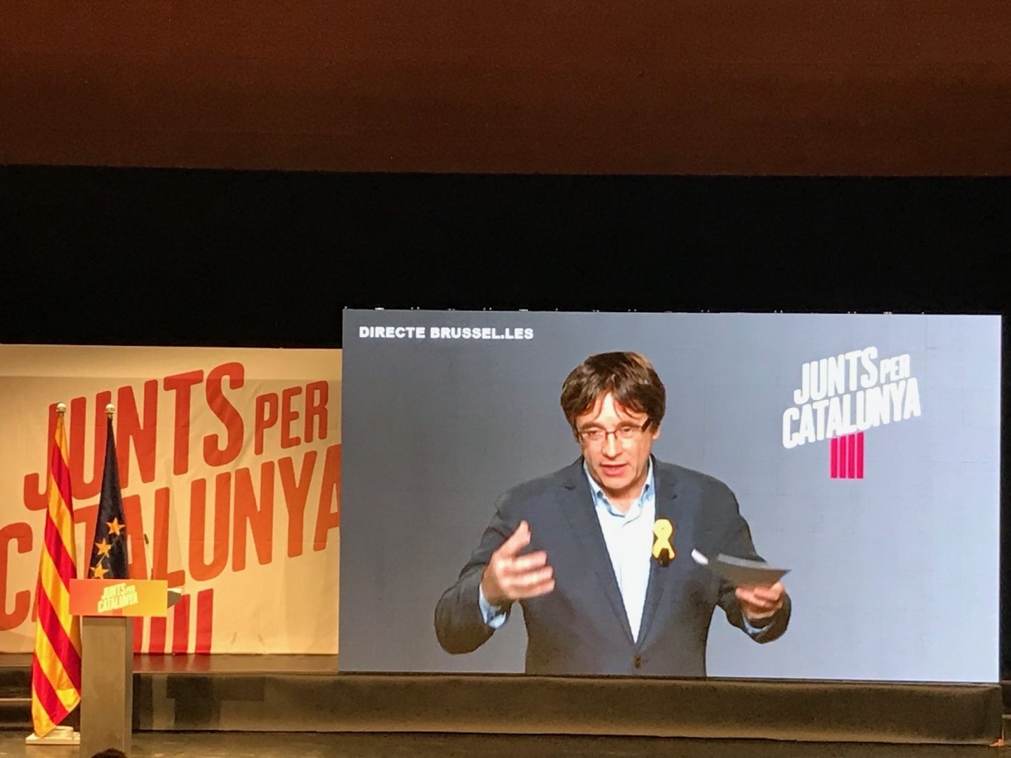 Carles Puigdemont, en un acto de campaña antes de las elecciones de Cataluña del 21-D.