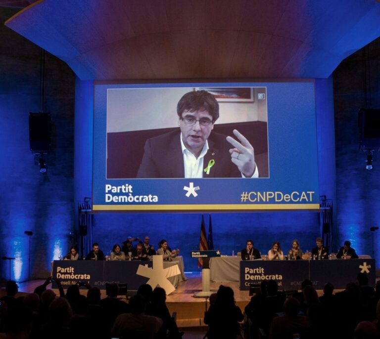 El PDeCat asume "transitar" hacia JxCat y se acerca a la disolución que busca Puigdemont