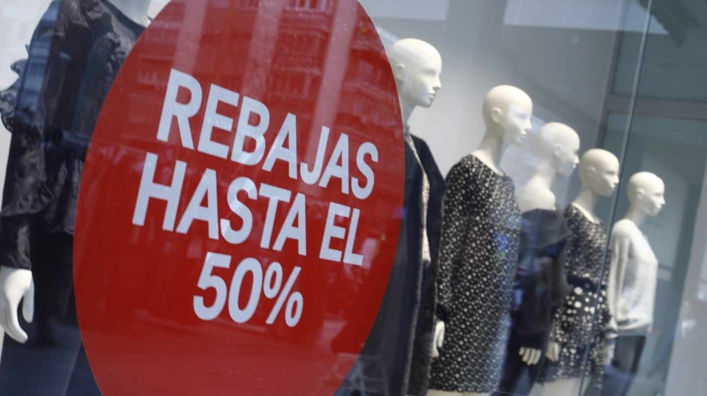 Los comerciantes detectan escasas ventas en los primeros días de rebajas.