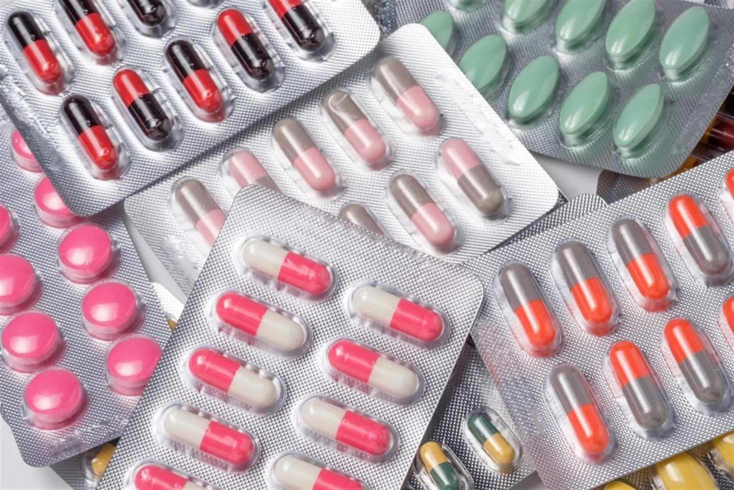 La OMS alerta del elevado nivel de resistencia a los antibióticos.