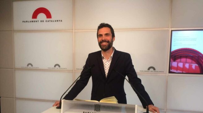 Roger Torrent, un independentista de línea dura para la presidencia más joven del Parlament