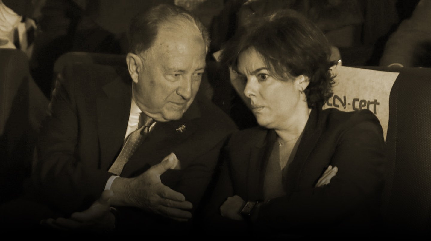 Félix Sanz Roldán conversa con Soraya Sáenz de Santamaría.