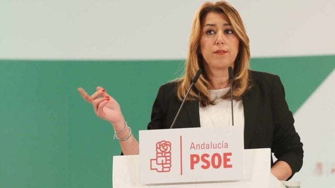 La presidenta de la Junta de Andalucía, Susana Díaz, interviene durante una sesión del comité director.
