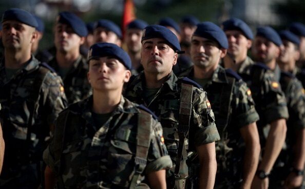 Los militares de Tropa y Marinería deben abandonar las Fuerzas Armadas a los 45 años si no consiguen plaza fija.