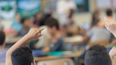 Un docente acusado de abusos sexuales sigue en activo, pero de baja