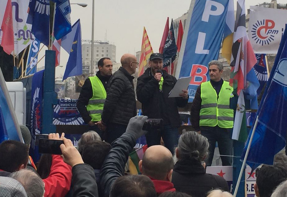 Policías locales concentrados ante el Ministerio de Empleo.