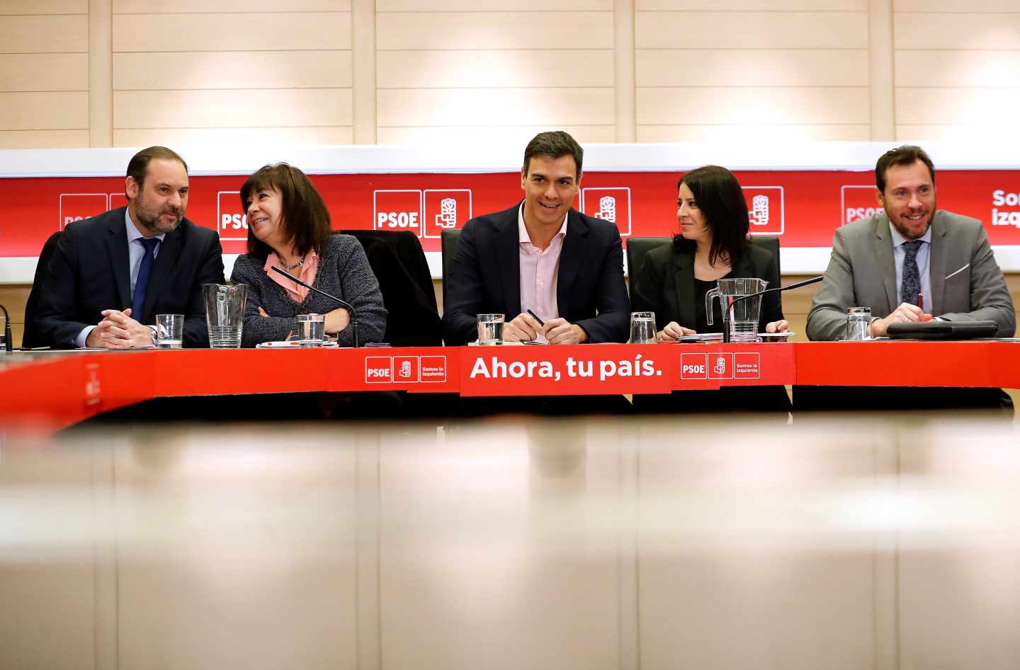 El PSOE se encierra tras sus muros