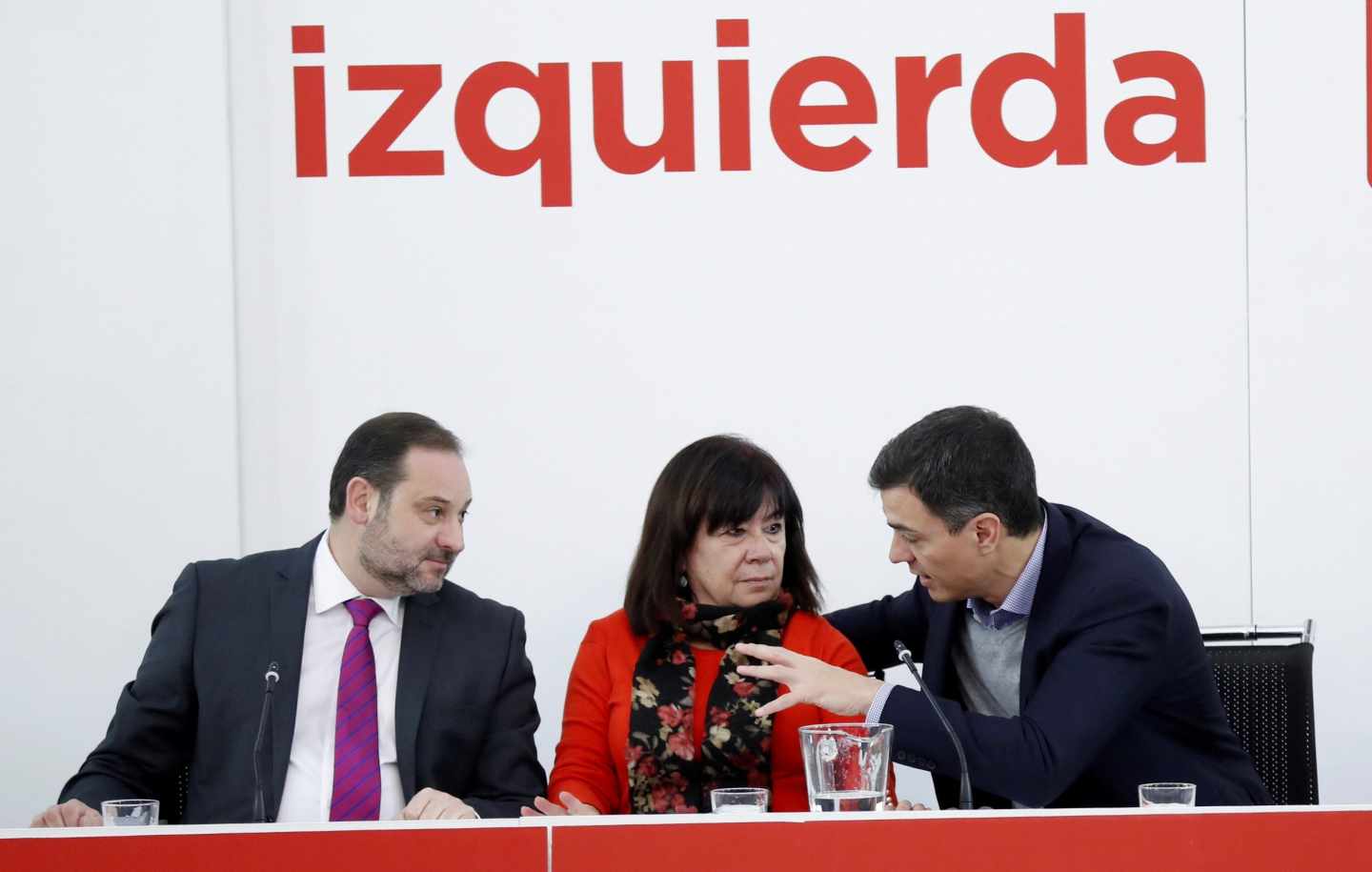El PSOE se reúne con C's para cambiar la ley electoral aunque sólo sirva "de cara a la galería"