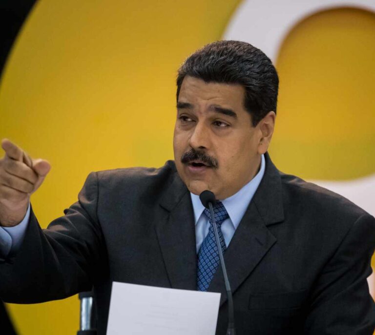 Maduro asegura que la demanda de la criptomoneda petro alcanza los 735 millones