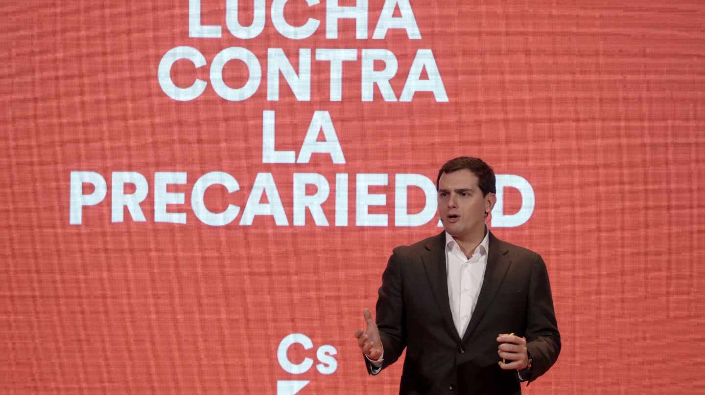 Ciudadanos propone acabar con los contratos temporales y premiar a las empresas que menos despidan.