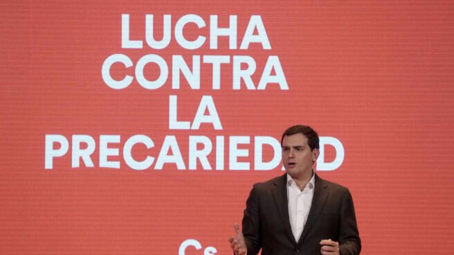 Ciudadanos propone acabar con los contratos temporales y premiar a las empresas que menos despidan.
