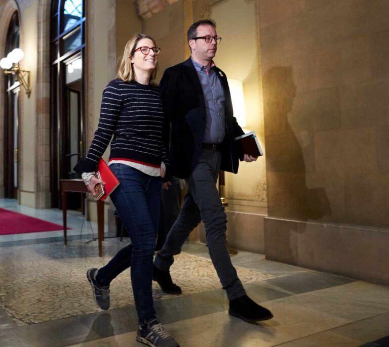 JxCat se desmarca de ERC con una resolución propia de restitución de Puigdemont