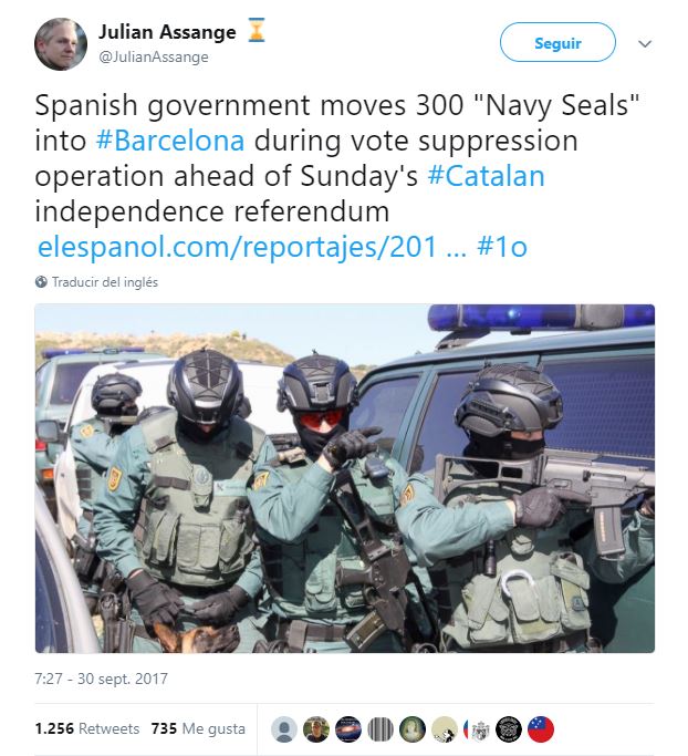 Uno de los tweets compartidos por Julian Assange en las horas previas al 1-O.