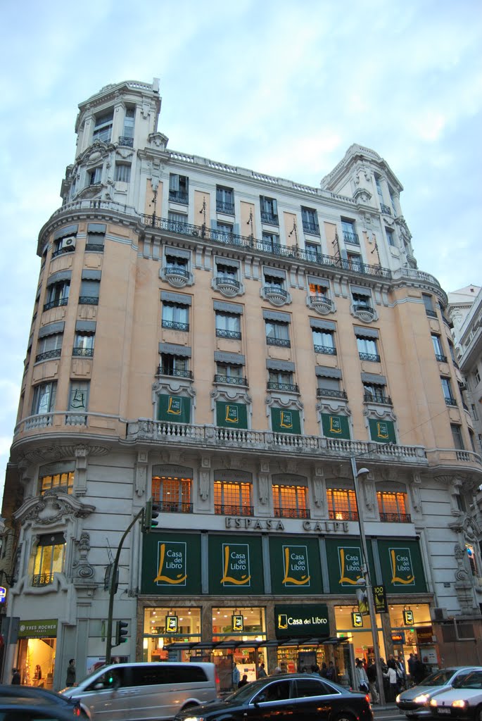 Cristiano Ronaldo compra el edificio de la Casa del Libro en Gran Vía para hacer un hotel