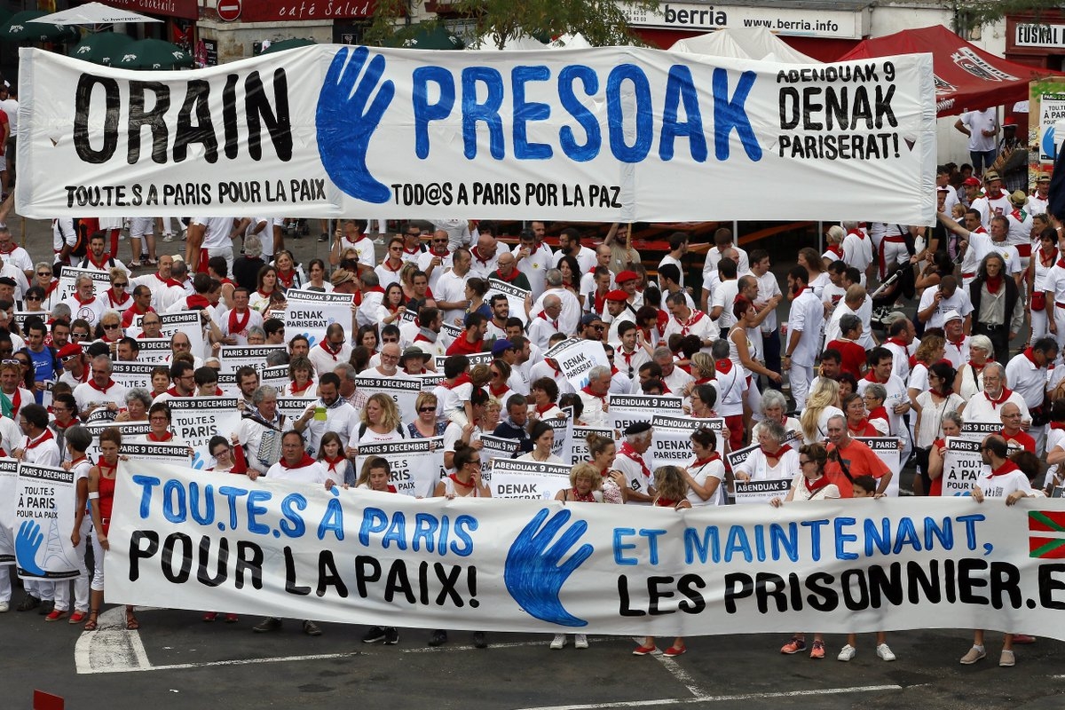 Manifestacion de apoyo a los mpresos de ETA celebrada en París el pasado mes de diciembre.