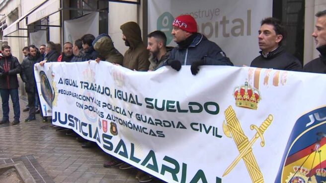 Interior alcanza un preacuerdo con policías y guardias civiles para la equiparación salarial