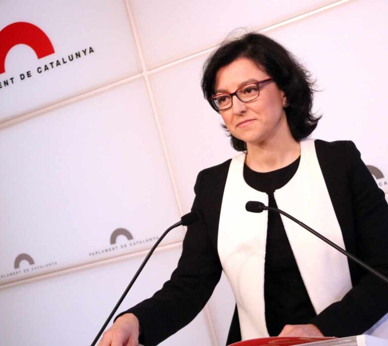 El PSC afea a los independentistas los 147.000 euros diarios que cuesta un Parlament bloqueado