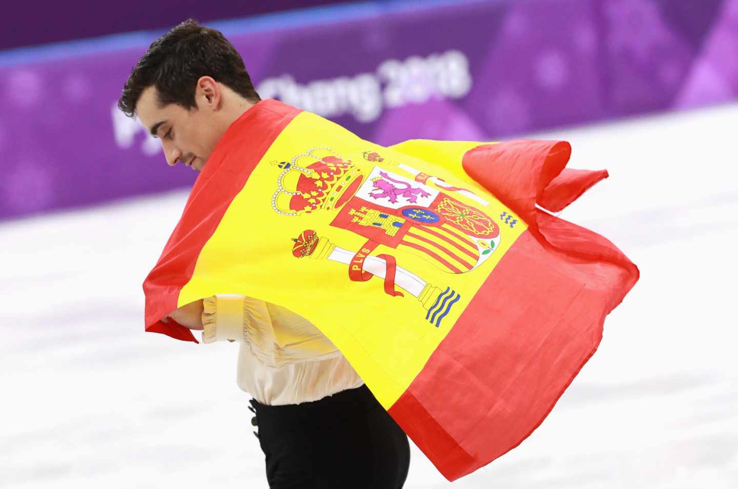 El patinador Javier Fernández, tras ganar el bronce olímpico.