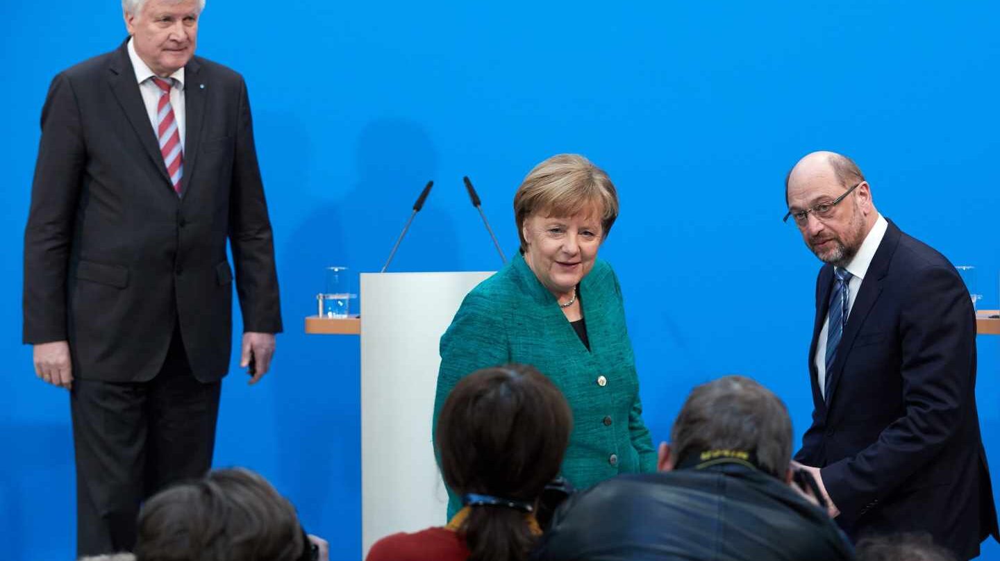 Los tres líderes de la gran coalición alemana, en su rueda de prensa en Berlin.