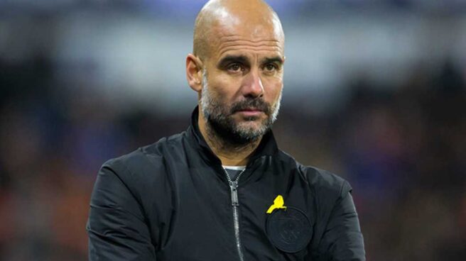 La Federación inglesa sanciona a Pep Guardiola por lucir el lazo amarillo de apoyo a los presos